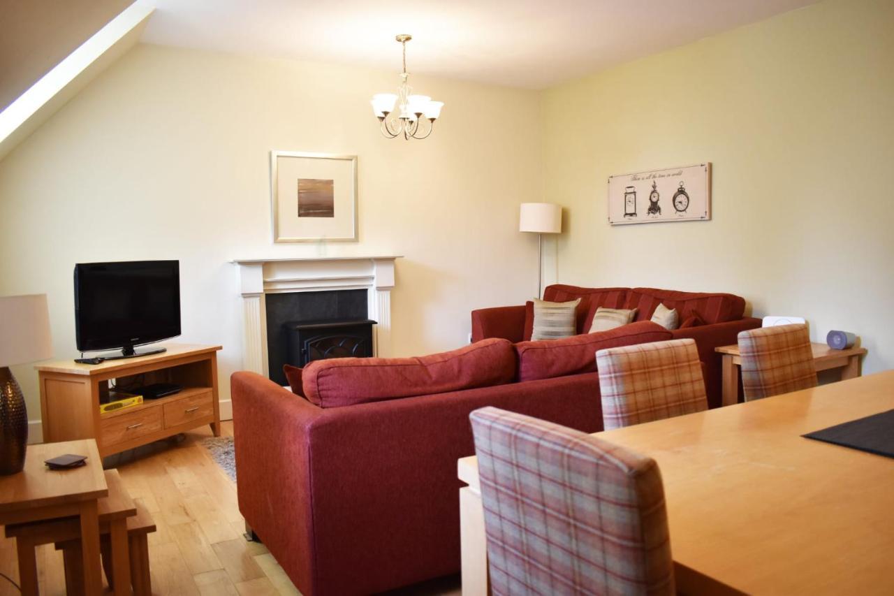 The Ross 2 Bedroom Apartment In Historic Abbey Fort Augustus Exterior photo